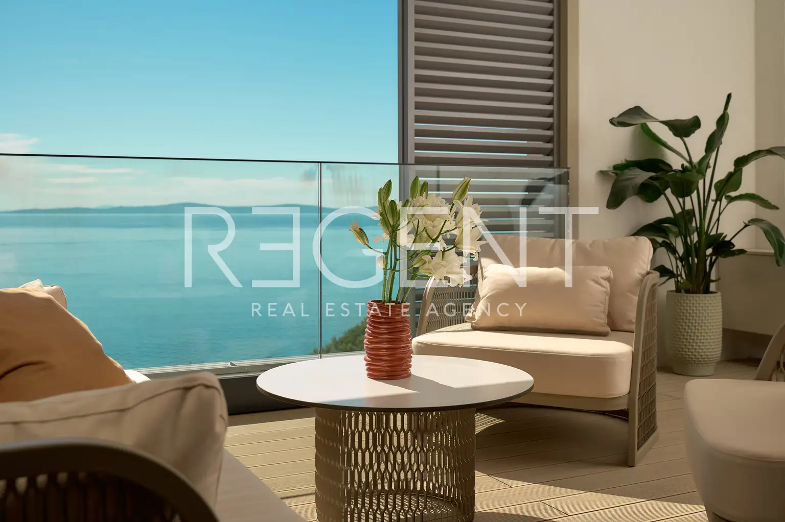 Split, Žnjan - Dvojizbový byt s loggiou a výhľadom na more