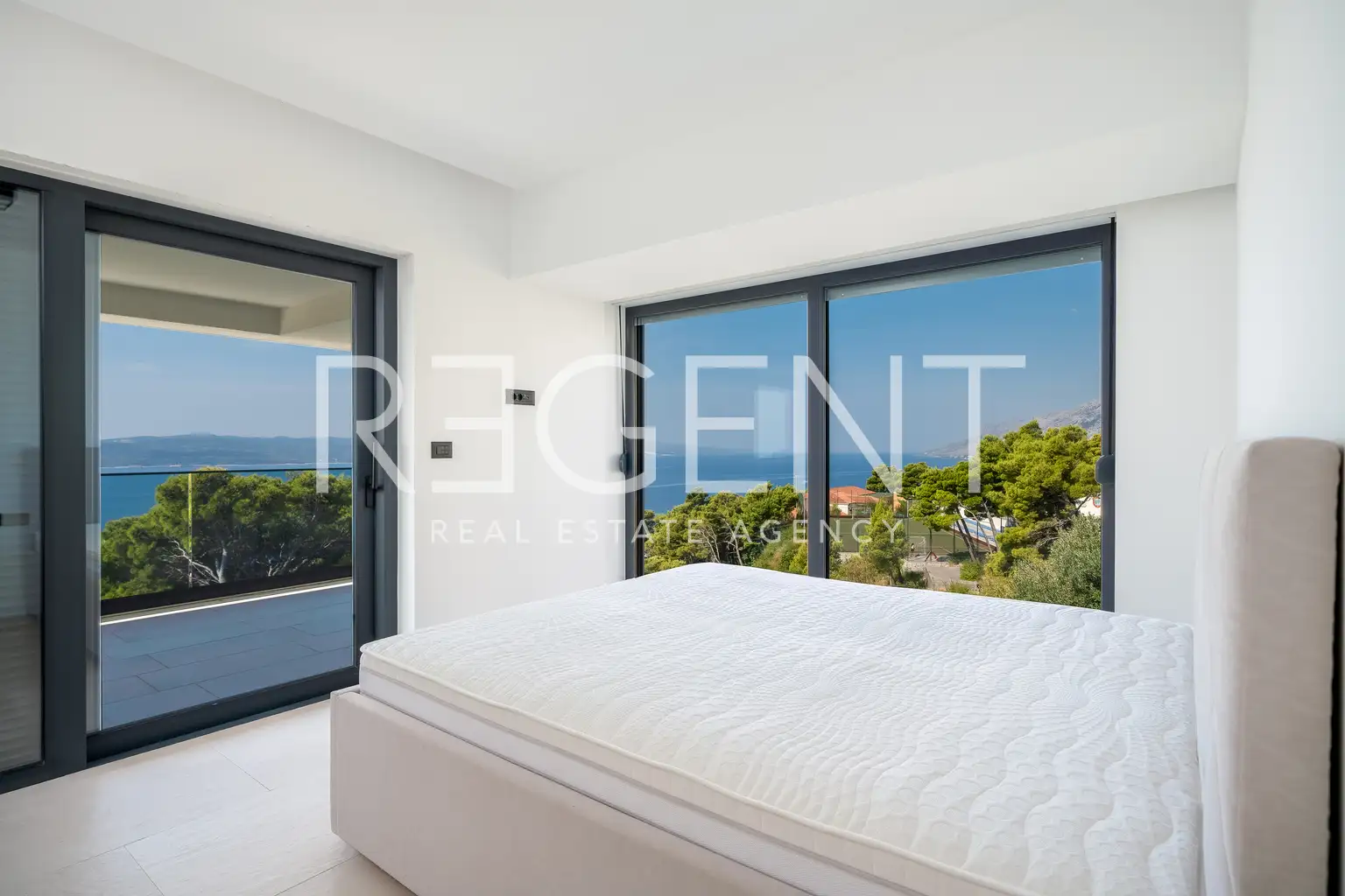Makarska, Brela - Luksuzna vila s panoramskim pogledom na more 317 m2