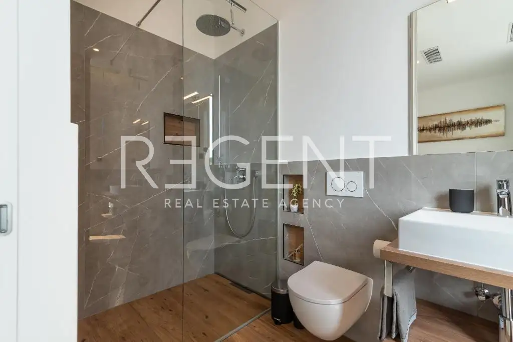 Trogir, Čiovo – Penthouse, 227 m² s 360° terasom i wellnessom