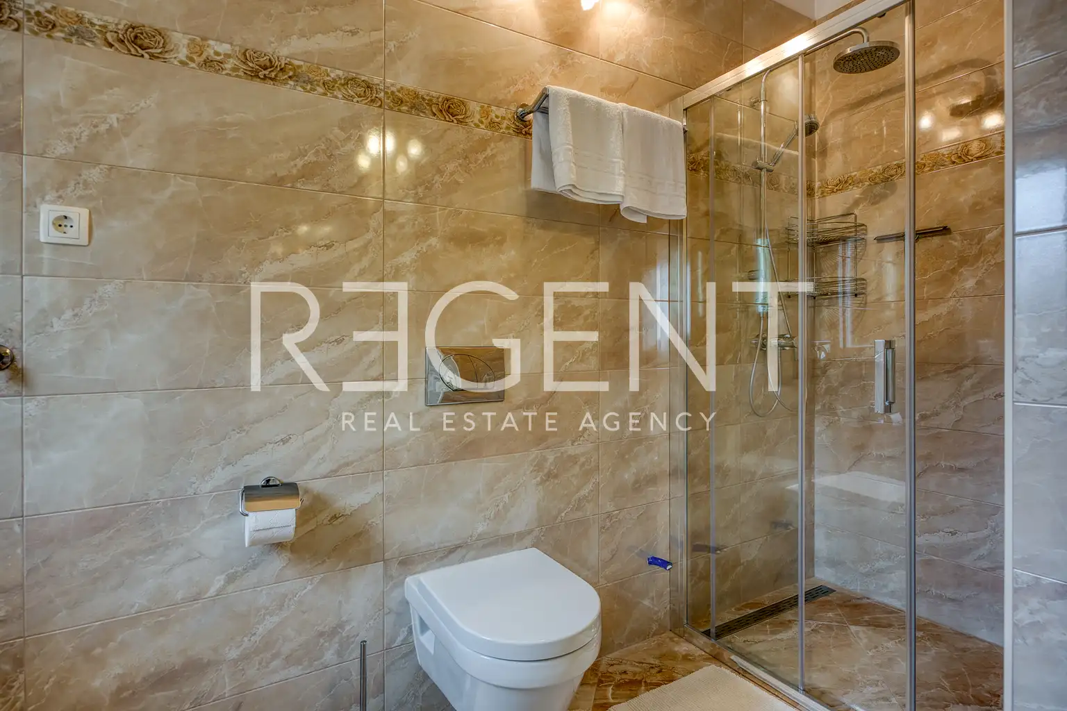 Poreč, Vežnaveri – Maison avec deux appartements