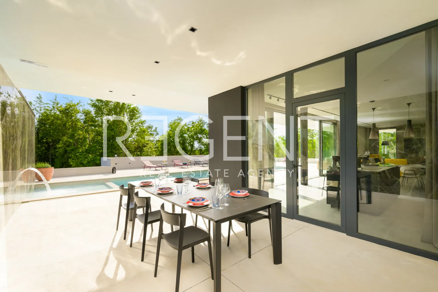 Istrie, Oprtalj - Luxusní designová vila 682 m2 novostavba