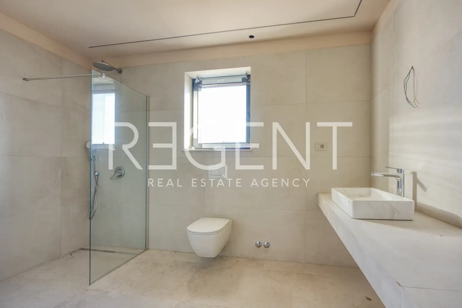 Poreč – Moderna vila s pogledom na more