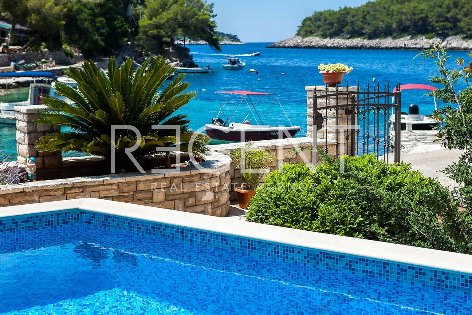 Ostrov Korčula – Okouzlující vila v zátoce s bazénem 460 m2