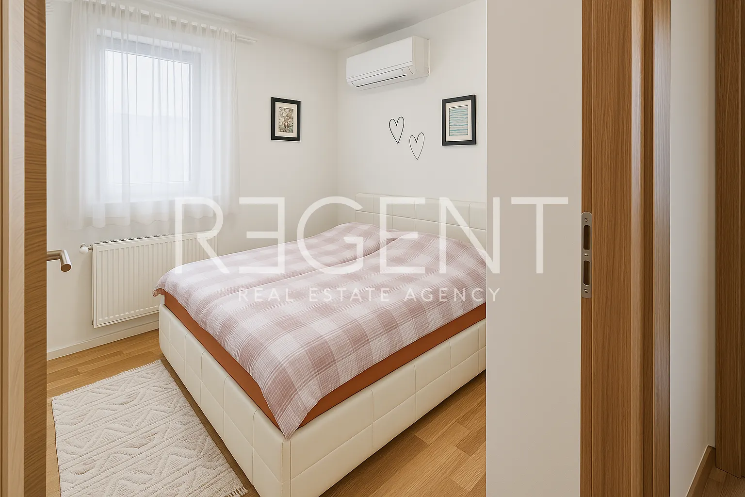 Záhreb, Dugave - moderný trojizbový byt 51 m2 s parkovacím miestom, záhradou a skladom