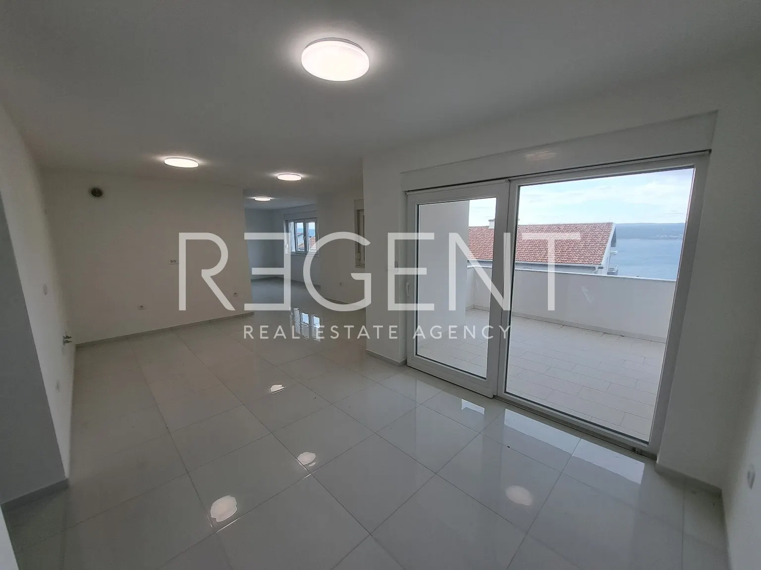 Crikvenica - Četverosoban stan s dvije terase 110 m2, novogradnja