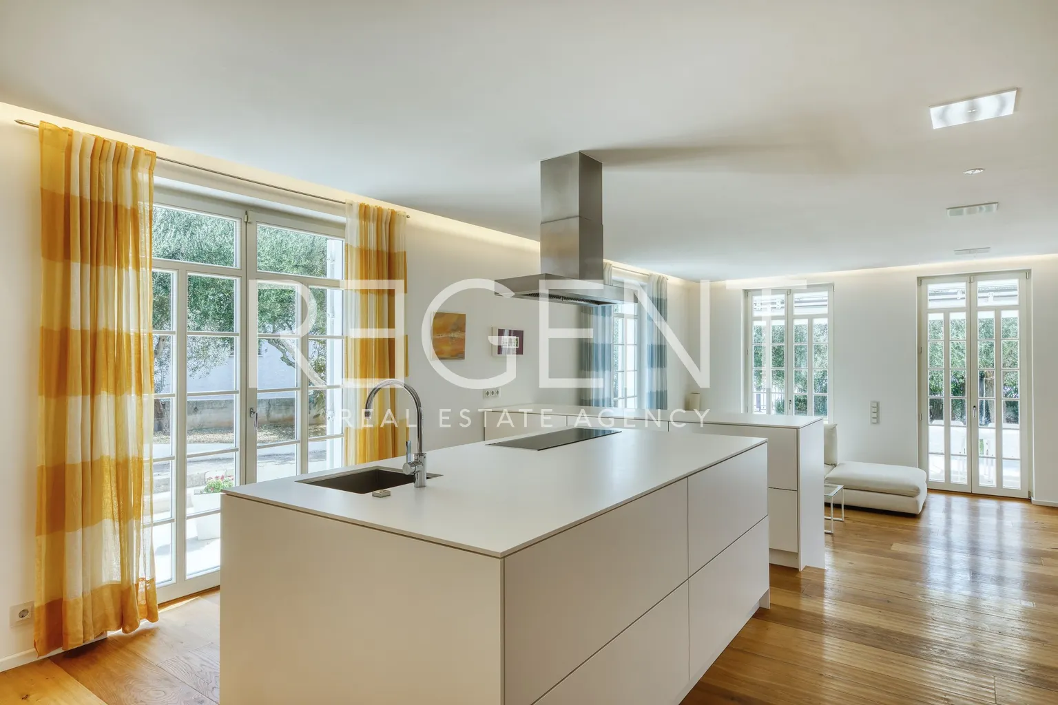 Zadar - Luksuzna vila prvi red uz more 210 m2