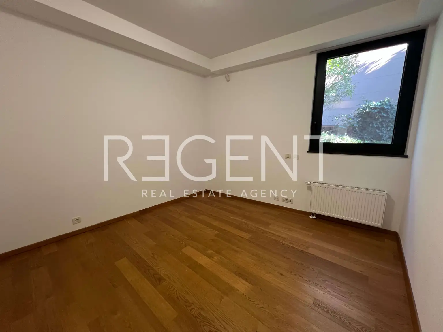 Zagreb, Srebrnjak – Geräumige Vierzimmerwohnung mit Garten zu vermieten