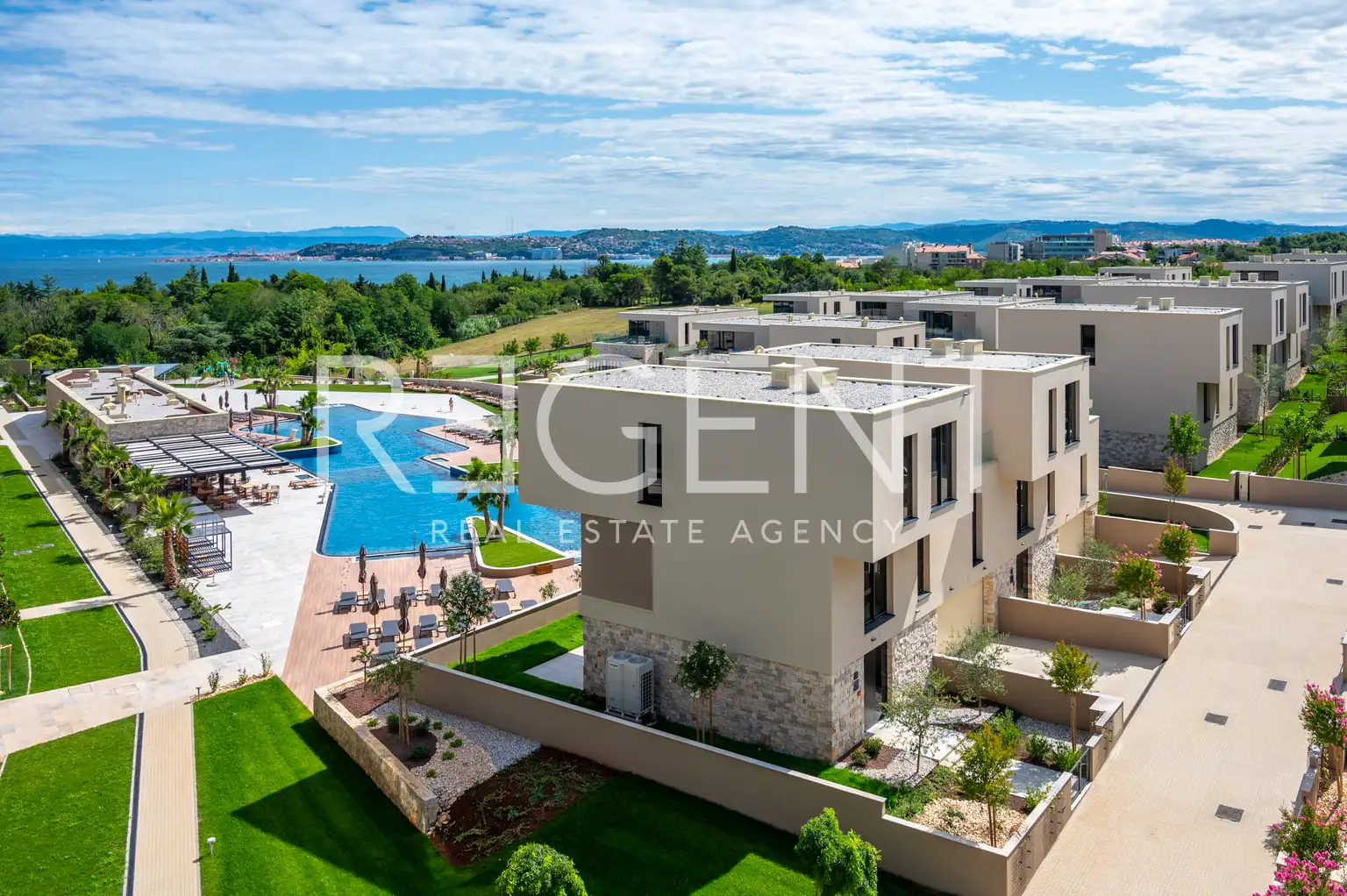 Istra, Petram Resort – dvoetažni penthouse 148 m², krovna terasa