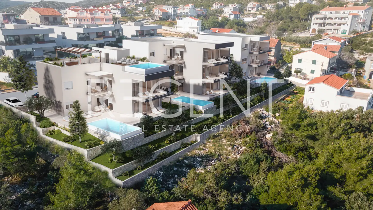 Trogir, Marina - Appartement de trois chambres avec balcon dans un nouveau bâtiment moderne