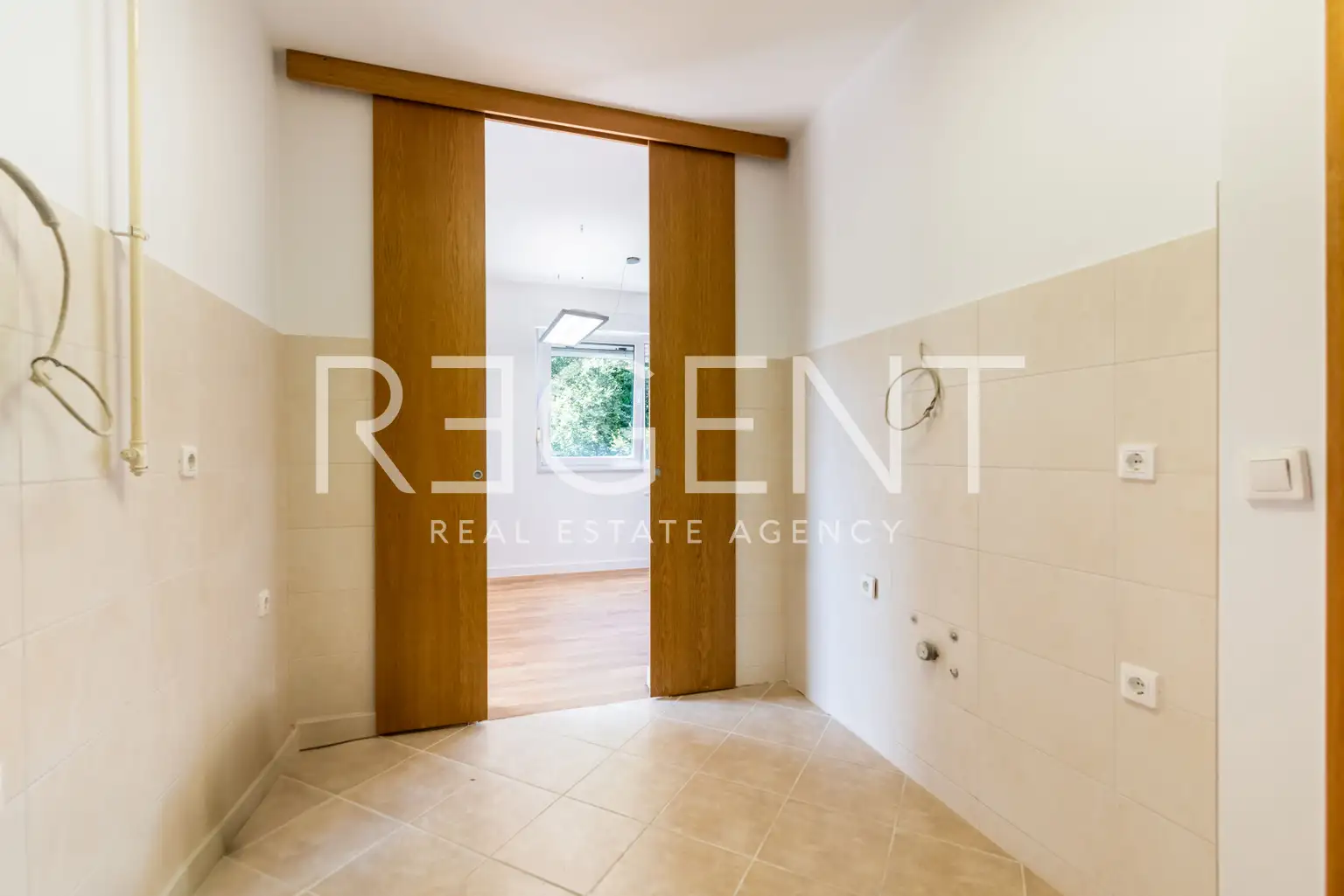 Zagreb, Remete – Trosoban stan 82 m² s loggiom