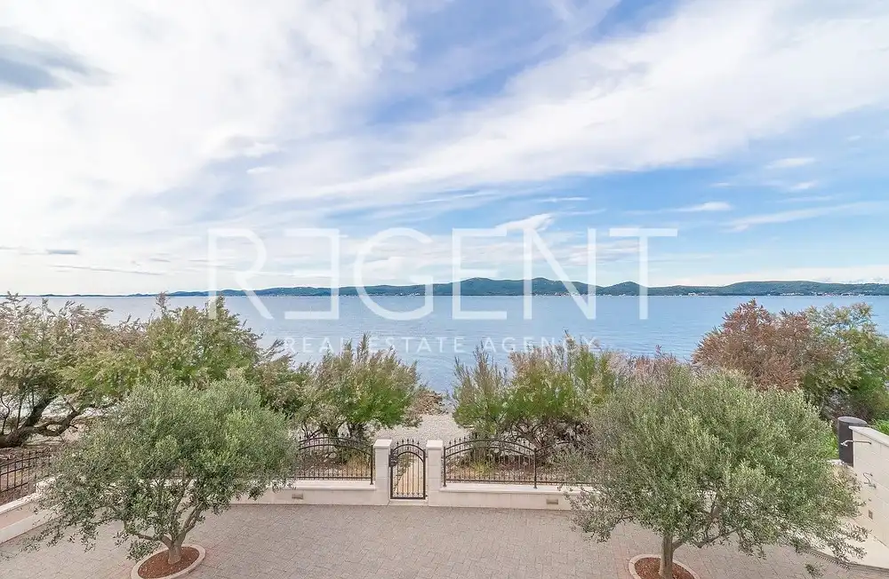 Zadar, Sukošan - Apartmánový dům v první řadě u moře
