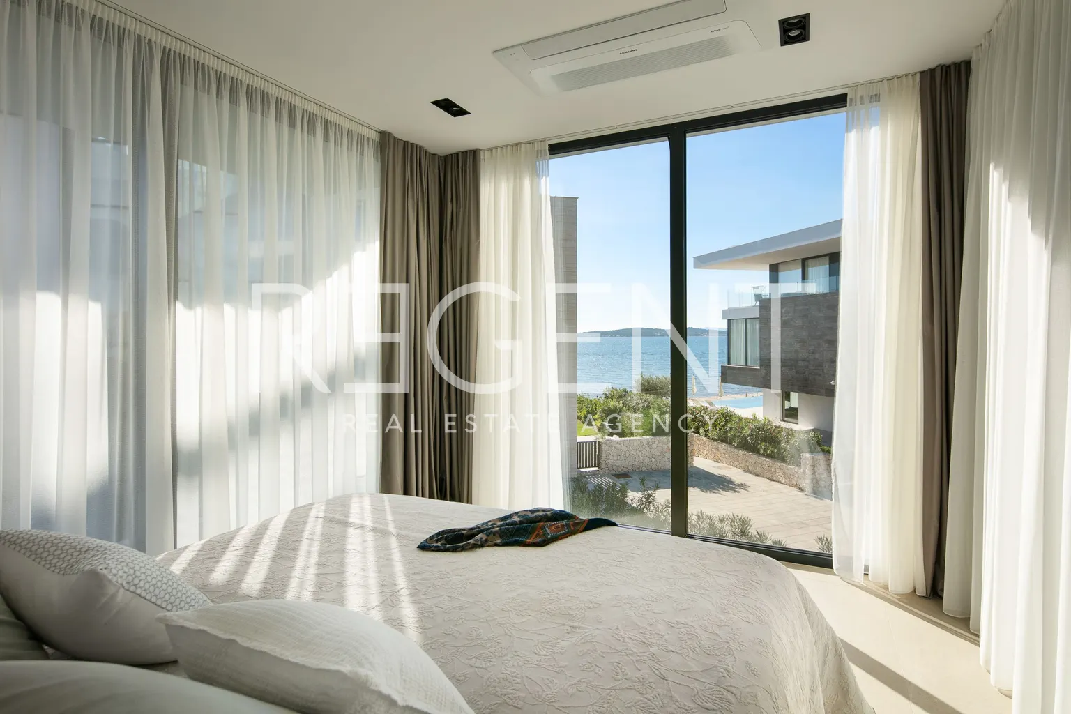 Sukošan – Luxusní moderní vila s bazénem 495 m2