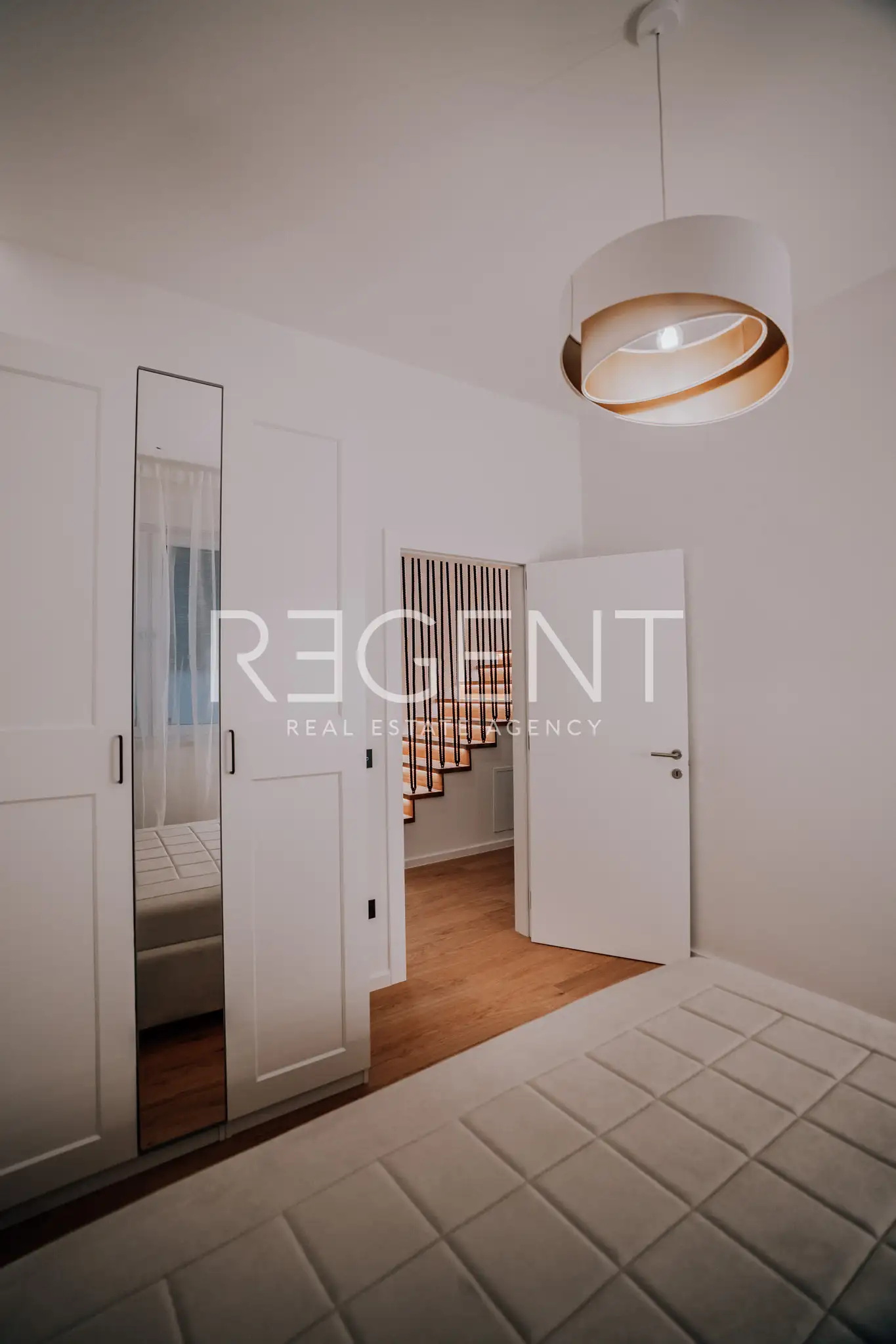 Záhřeb, Remete – Luxusní dvoupatrový byt k pronájmu