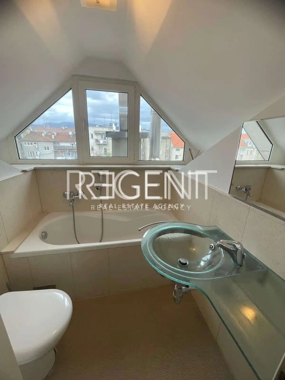 Zagreb, Kvaternikov Trg - Maisonette-Wohnung 150 m2 zu vermieten