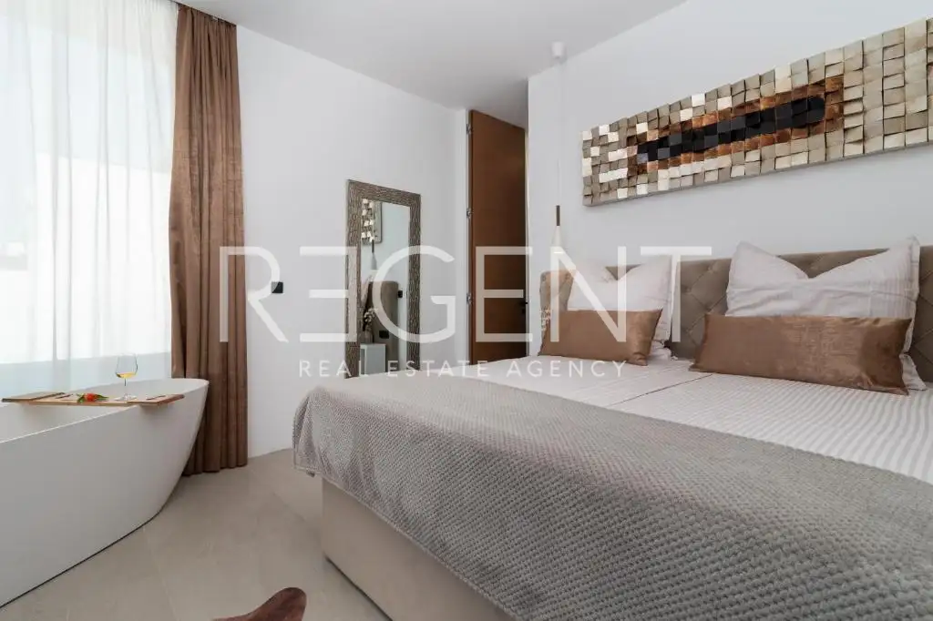 Trogir, Čiovo – Penthouse, 227 m² s 360° terasom i wellnessom