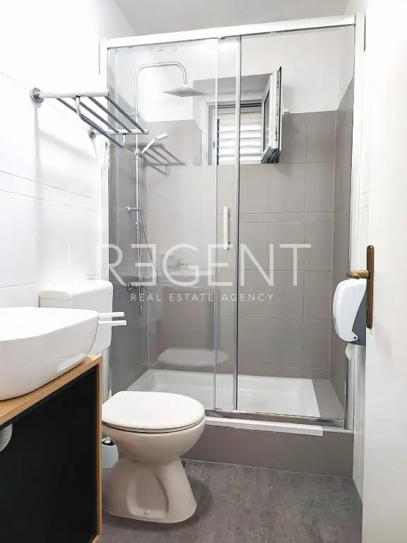 Makarska, Baška Voda - Apartamentowiec z 18 jednostkami mieszkalnymi