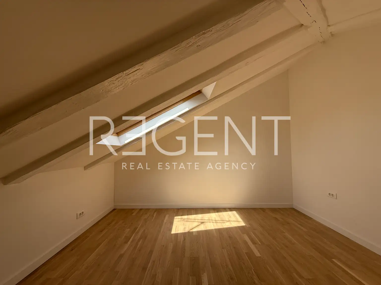 Zagreb, Center - Renovated three-room attic apartment