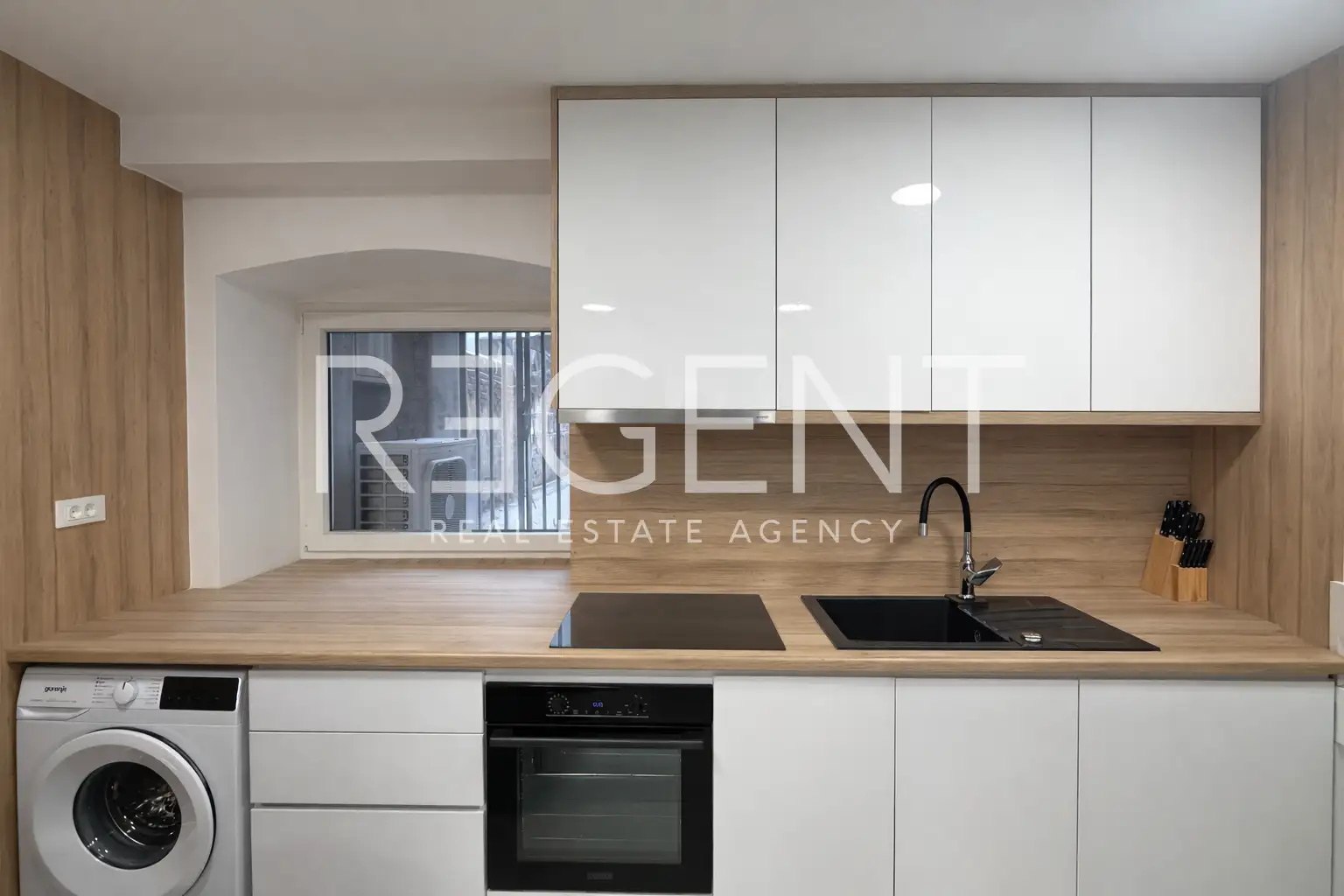 Zagreb, Centar - potpuno renoviran jedosoban stan u centru grada