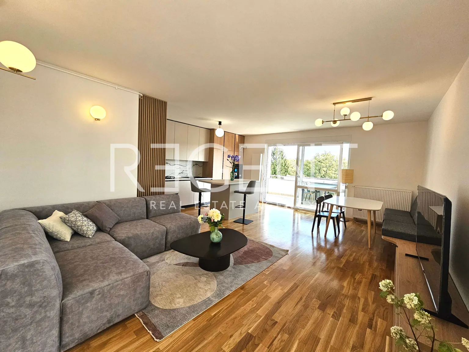 Zagreb, Pantovčak - Četverosoban stan s terasom + garaža 118 m2, Prvi najam