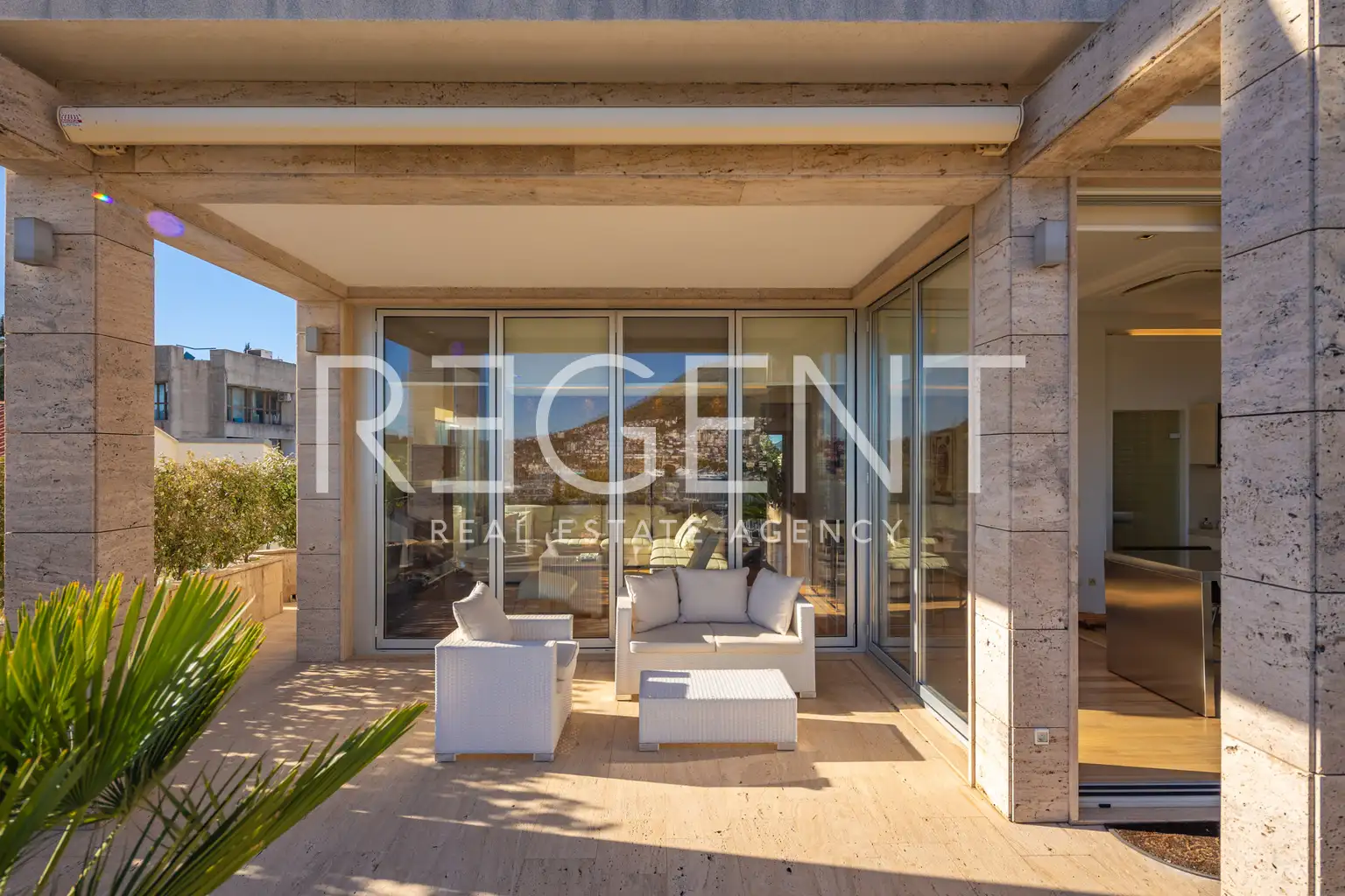 Dubrovnik, Lapad – penthouse 268 m², krovna terasa, bazen, garaža
