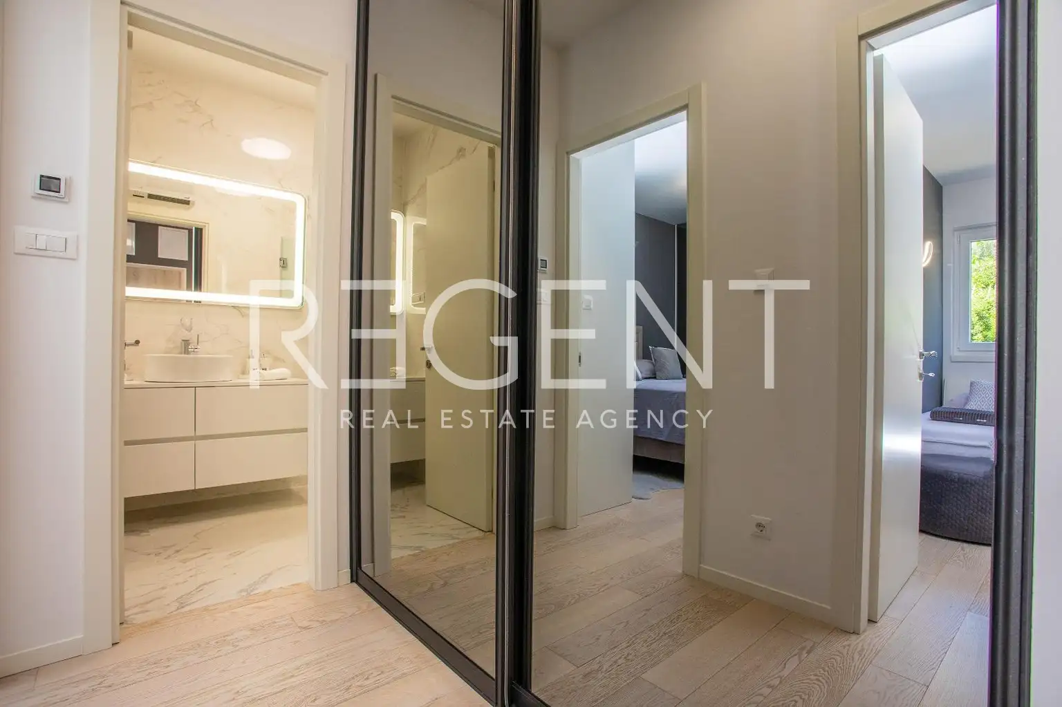 Split, Žnjan - Dvosoban stan sa loggiom i pogledom na more