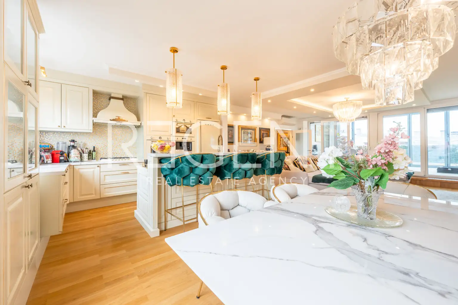 Zagreb, Vrbani III - luxurious penthouse, first row to the lake