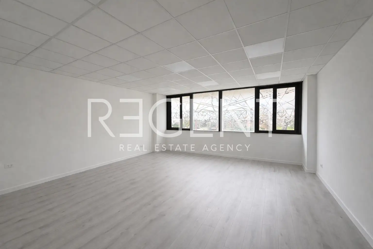 Split, Blatine - Prostorný obchodní prostor