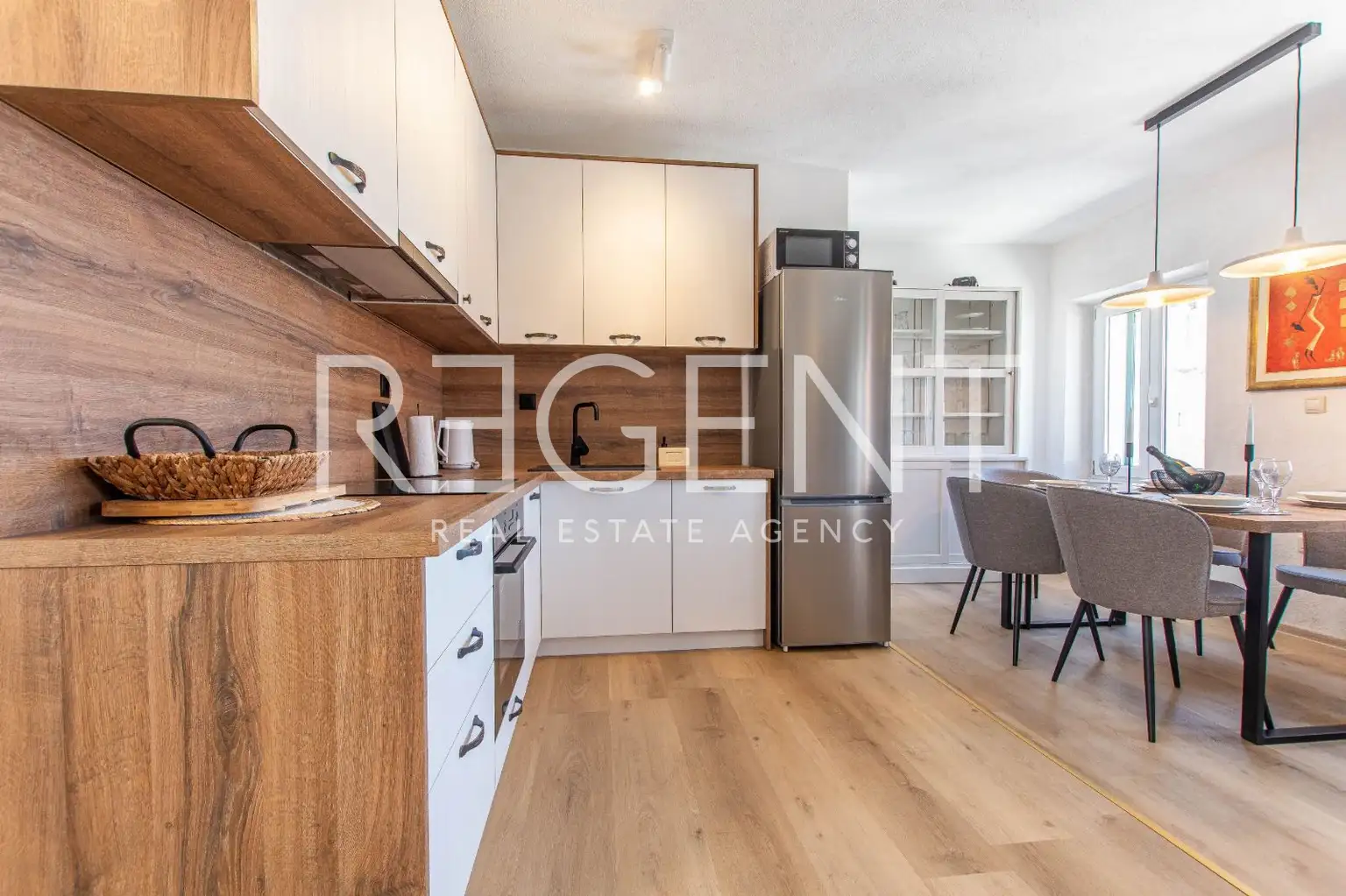 Makarska, Zentrum - Charmante Maisonette-Wohnung im Stadtkern