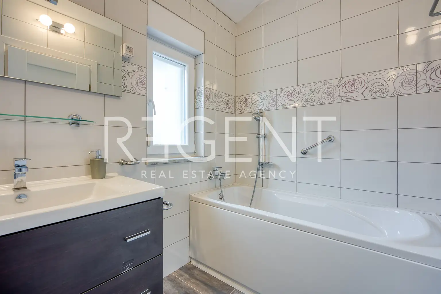 Poreč, Vežnaveri – Maison avec deux appartements