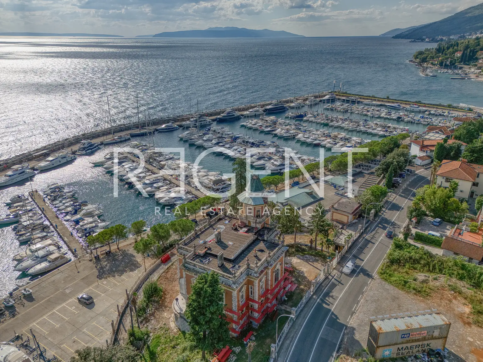 Ičići, Opatijska rivijera – povijesna vila s pogledom na more