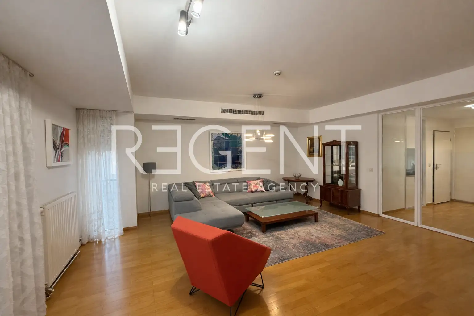 Zagreb, Centar – trosoban stan na izvrsnoj lokaciji za najam