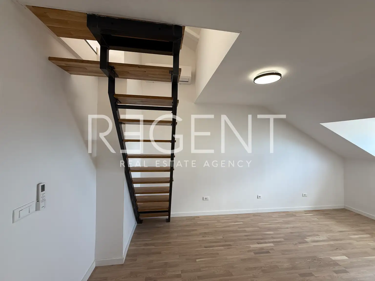 Zagreb, Center - Renovated three-room attic apartment