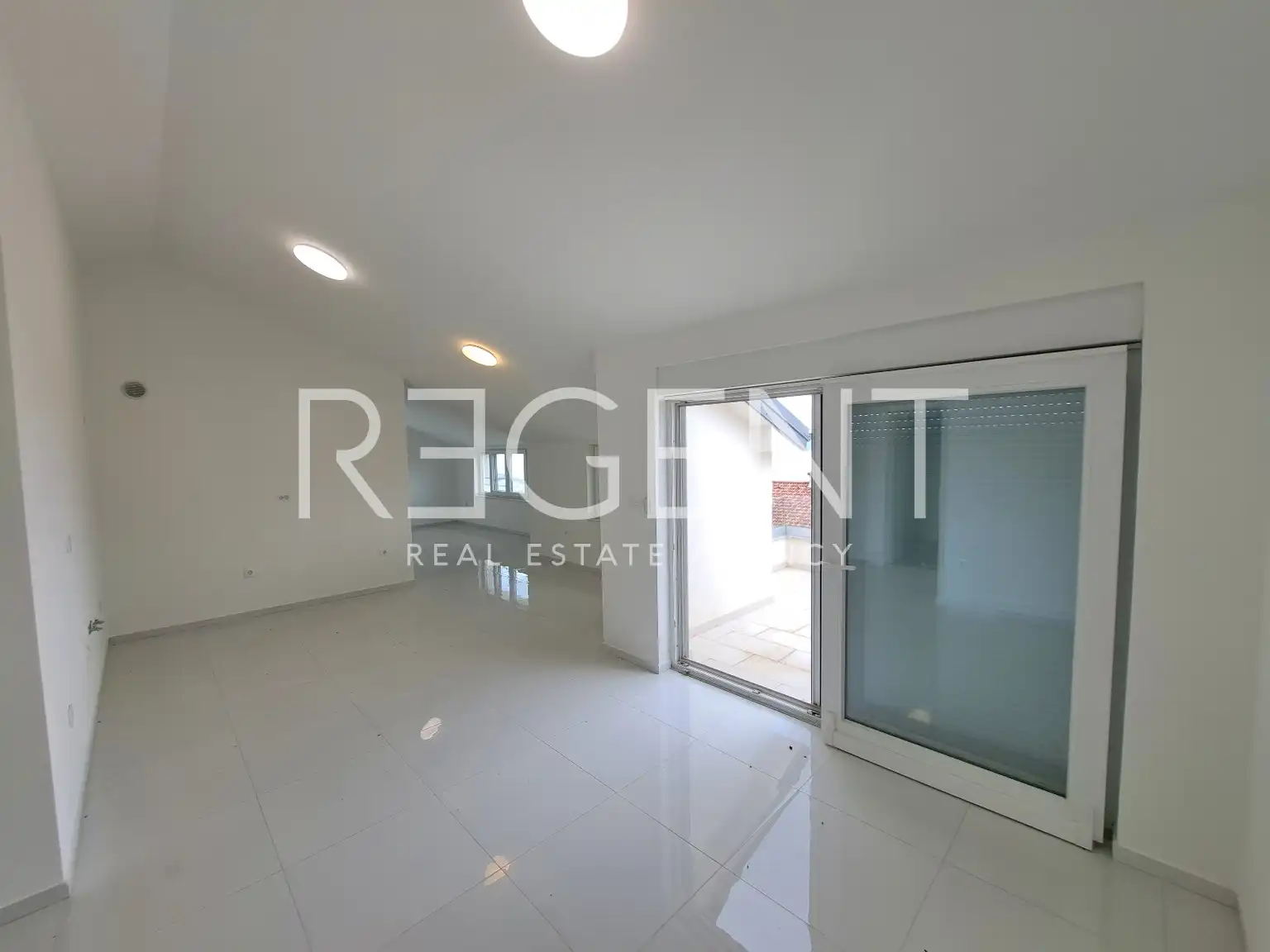 Crikvenica - Četverosoban stan s terasom 110 m2, novogradnja