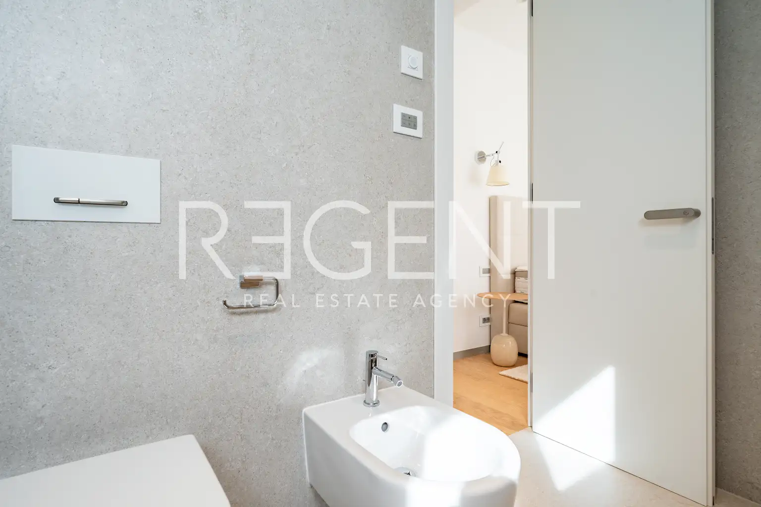 Split, Žnjan - Luksuzno dvosobno stanovanje z odprtim pogledom na morje