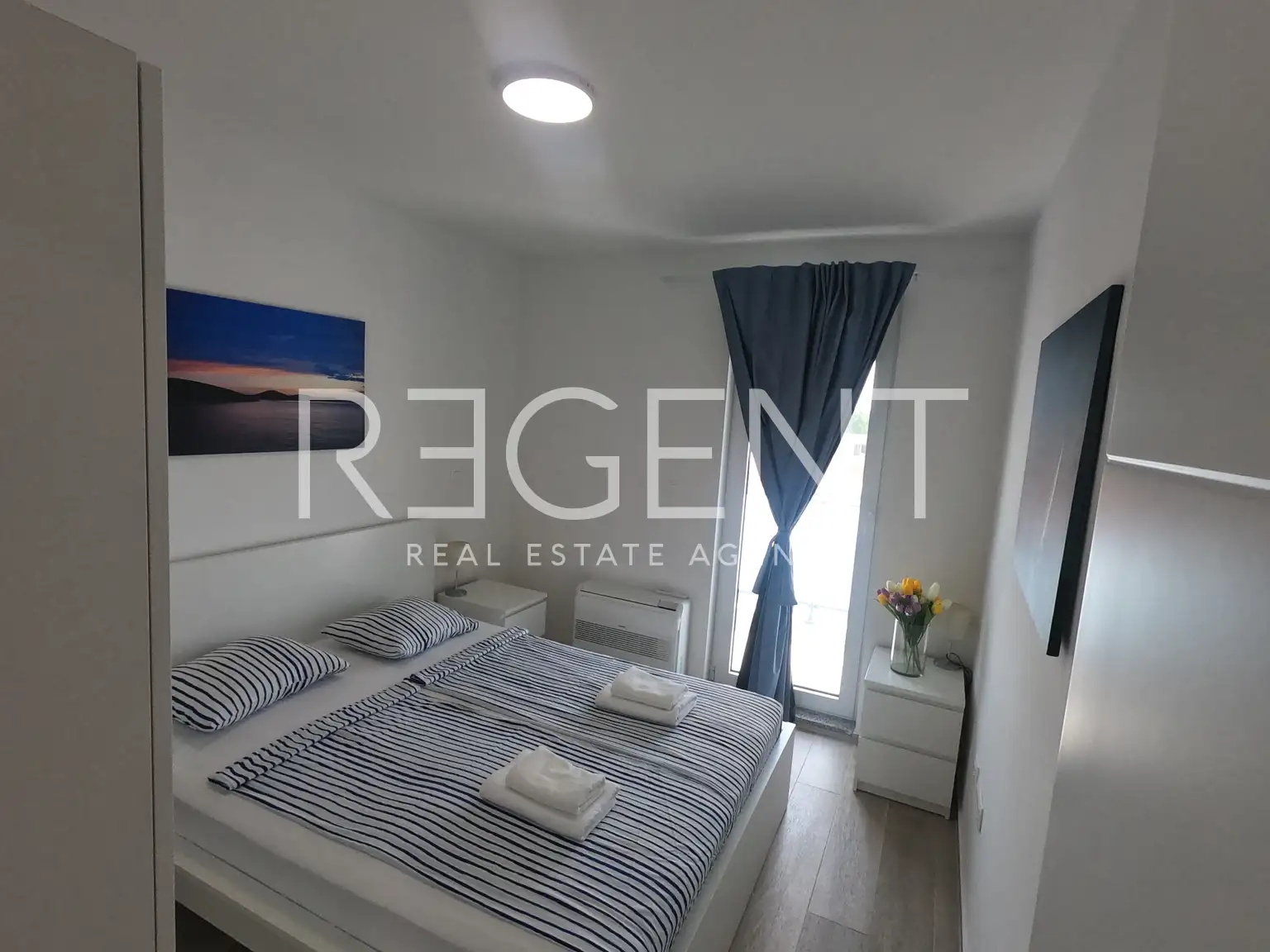 Privlaka - Dom szeregowy z basenem i tarasem na dachu.