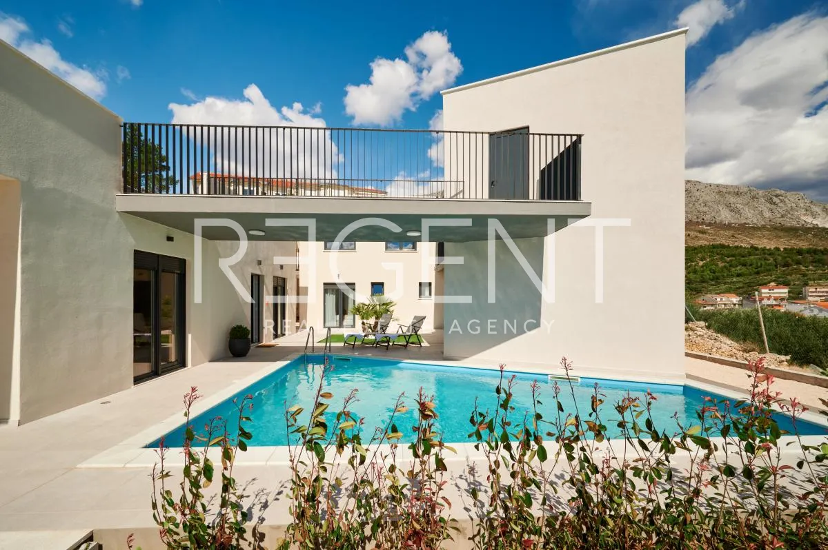 Split, Dugi Rat - Moderní vila s výhledem na moře