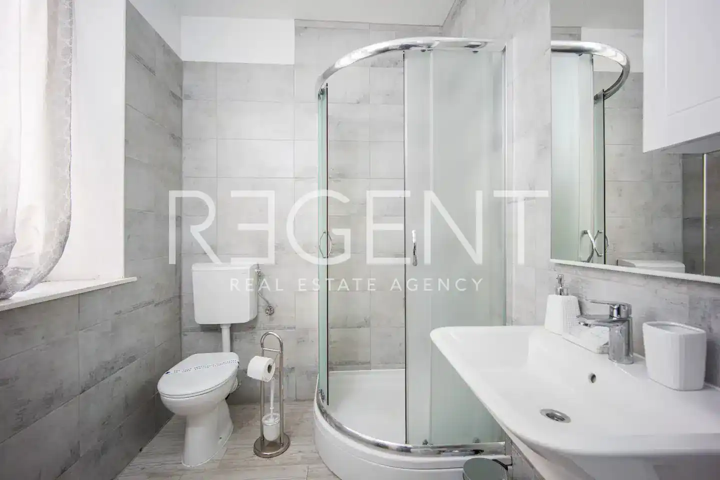Trogir, centar- Kamena kuća 174 m2