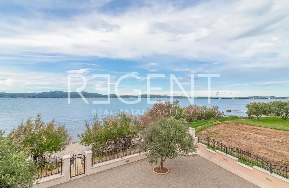 Zadar, Sukošan - Apartmánový dům v první řadě u moře