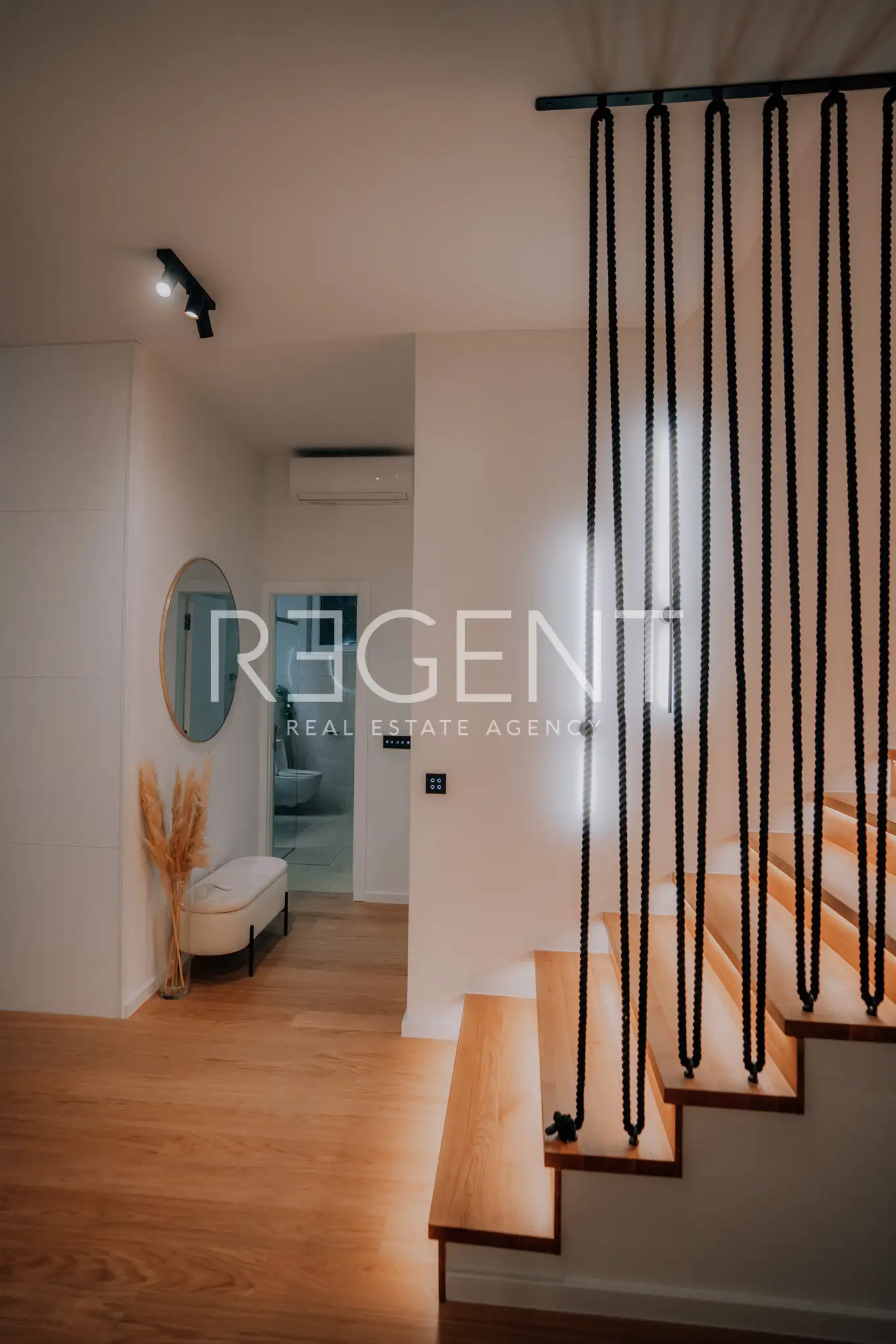 Záhřeb, Remete – Luxusní dvoupatrový byt k pronájmu