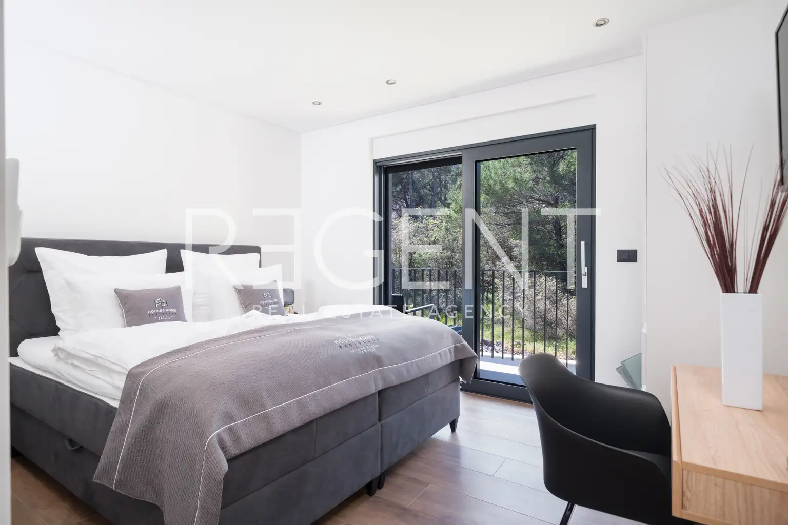 Trogir, Slatine - Zwei-Zimmer-Wohnung mit Terrassen und Meerblick