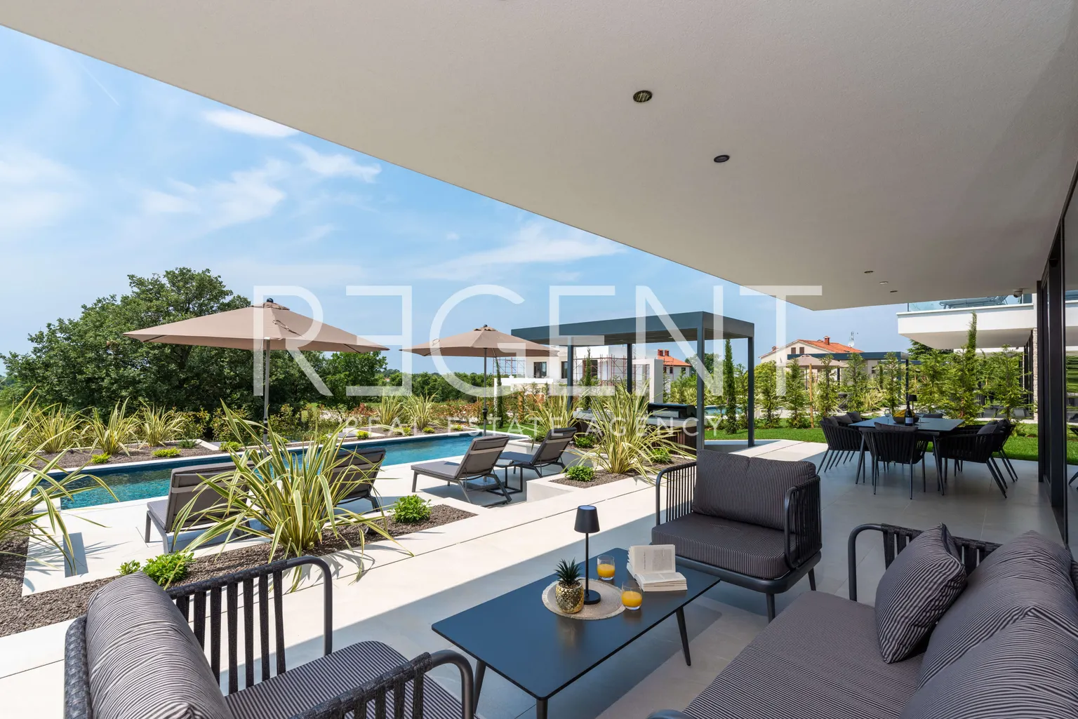 Istra, Poreč – Dizajnerska vila s pogledom na more 310 m2