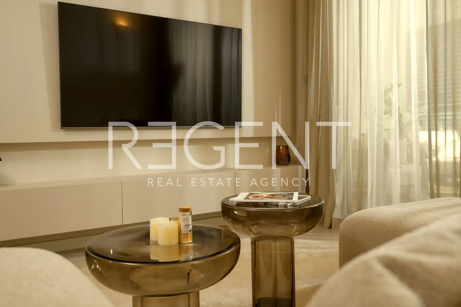 Split, Žnjan - Dvojizbový byt s loggiou a výhľadom na more