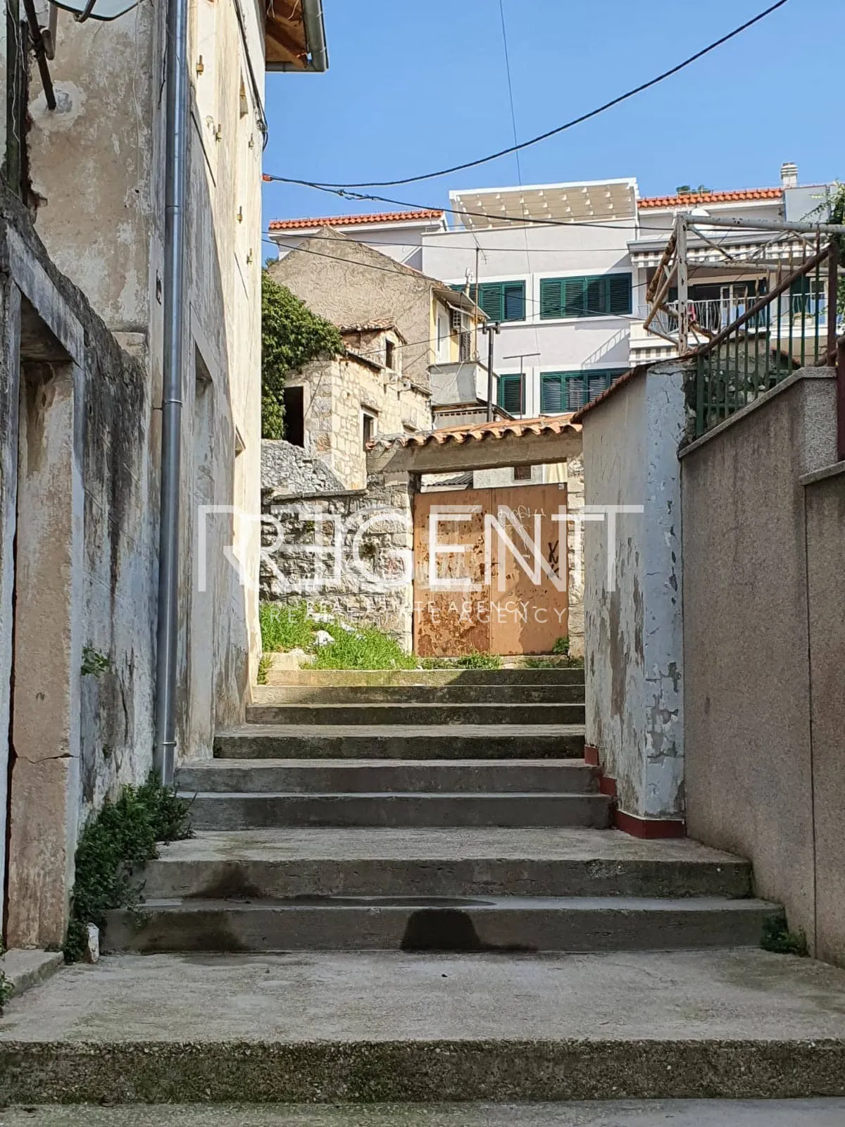 Šibenik zemljište