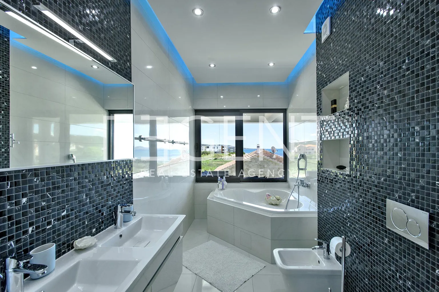 Zadar, Sukošan – Exkluzivní dvoupodlažní vila s bazénem, 170 m²