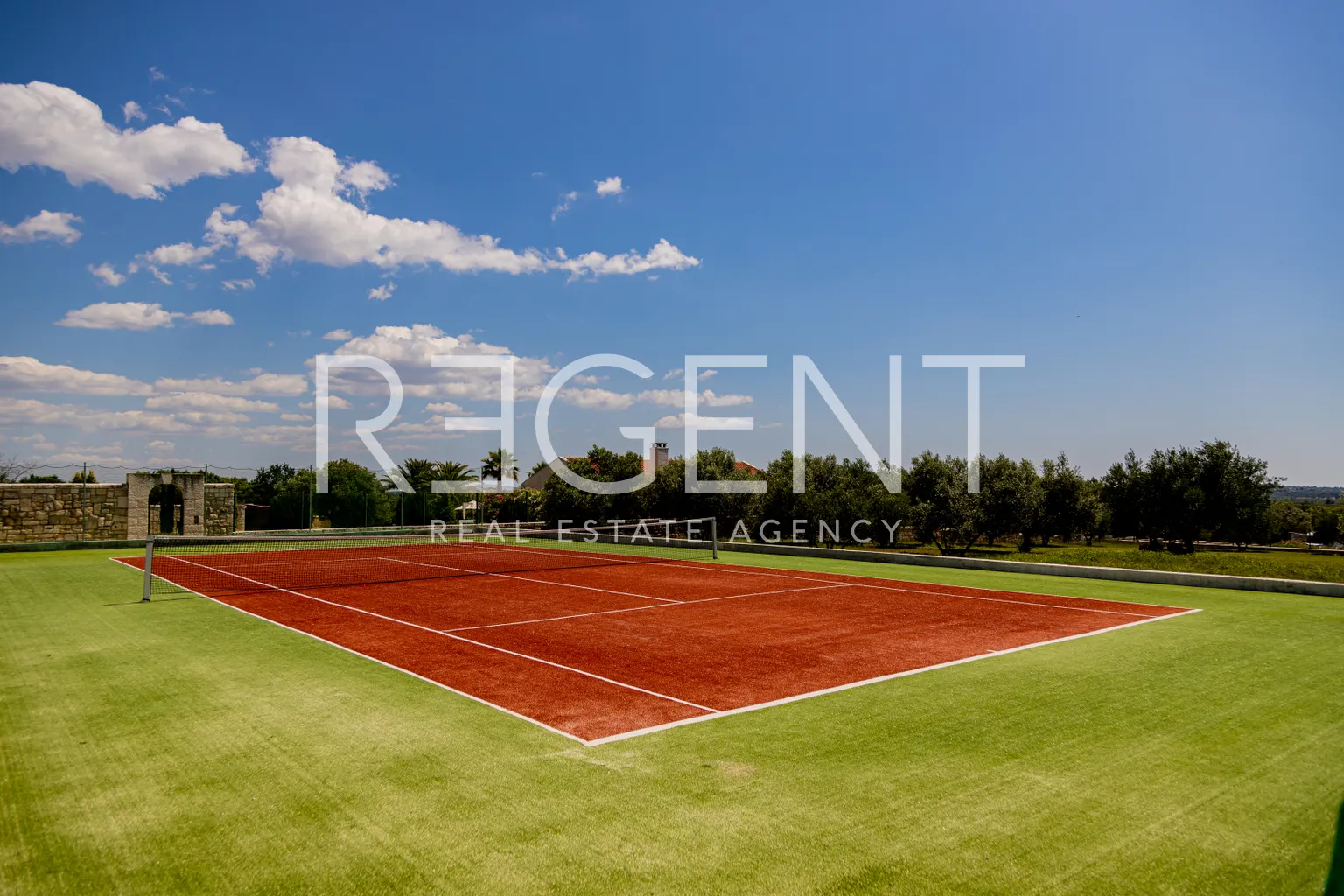 Zadar, Murvica – Superbe villa en pierre avec court de tennis sur un terrain de 7800 m2