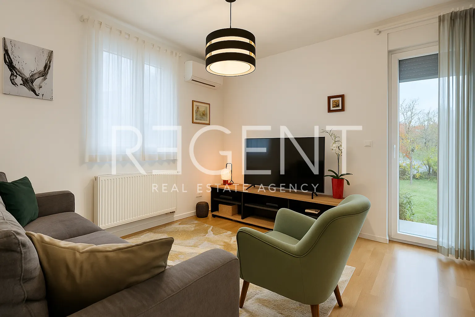 Záhreb, Dugave - moderný trojizbový byt 51 m2 s parkovacím miestom, záhradou a skladom