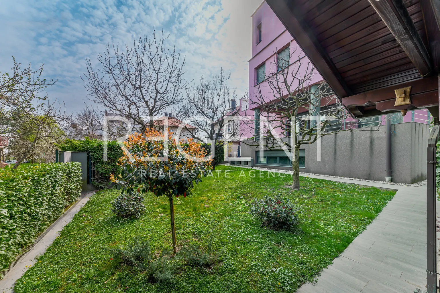 Zagreb, Lašćina - Obiteljska kuća na vrhunskoj lokaciji 440 m2