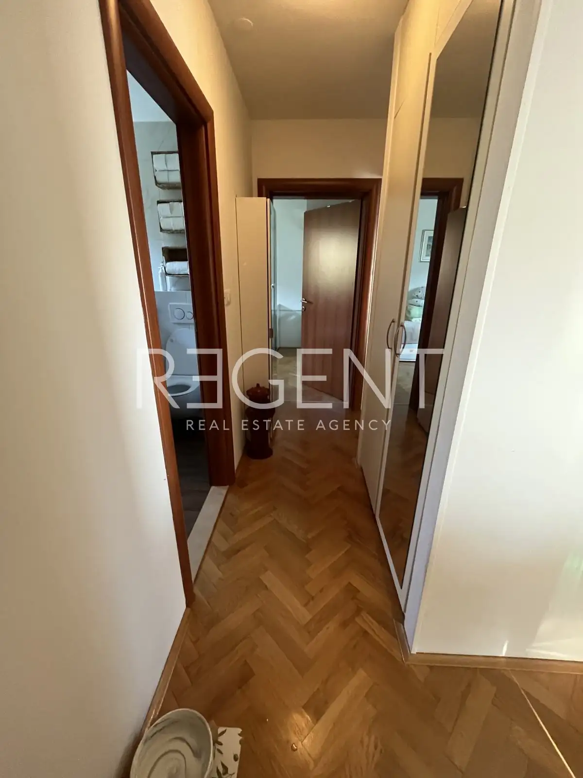 Solin, Sv. Kajo - Appartamento di tre stanze con loggia e vista mare