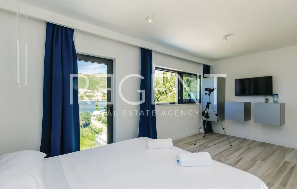 Zaton, Dubrovnik - Moderna vila uz more 210m2