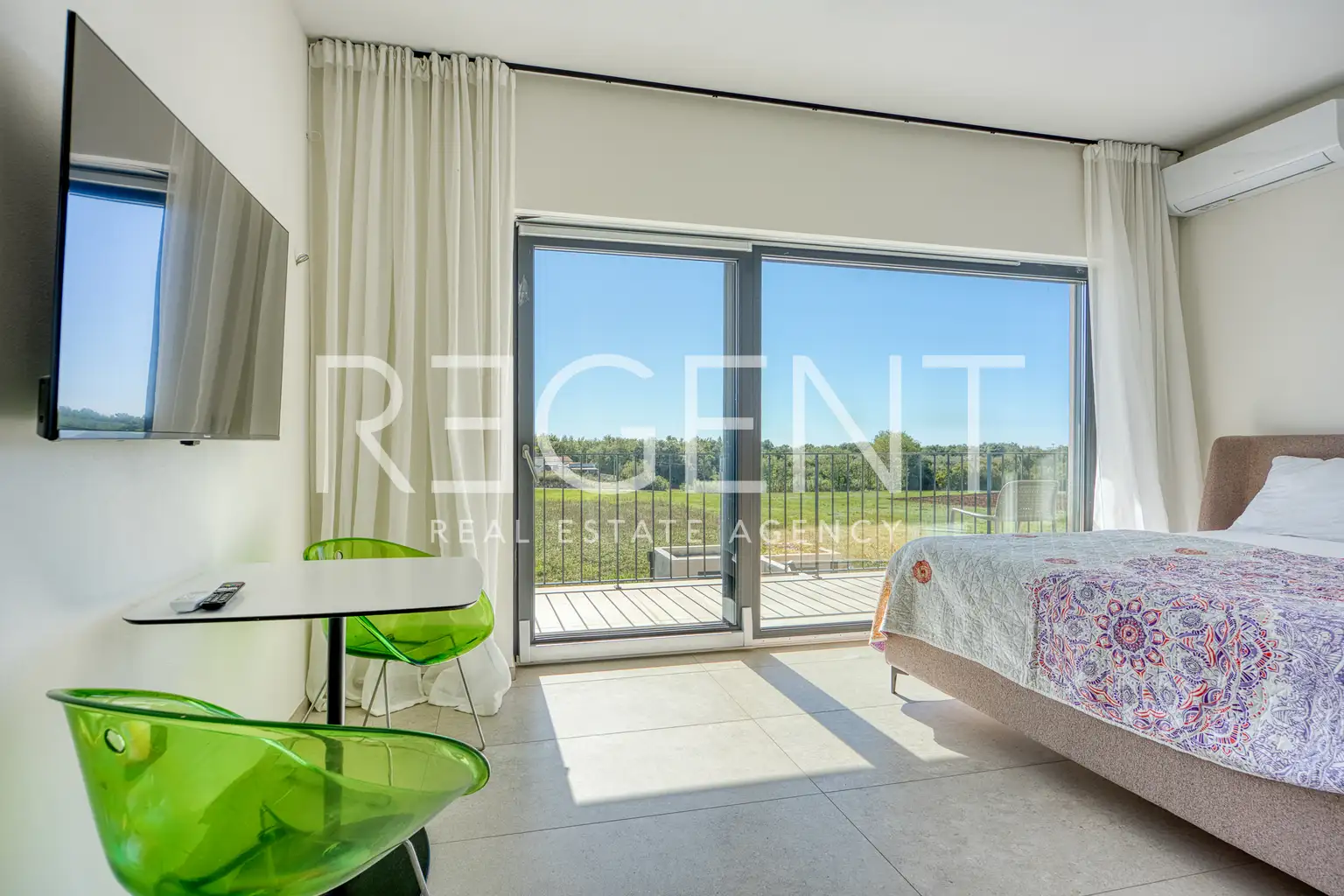 Kuća 230 m² — grijani bazen, krovna terasa, Poreč